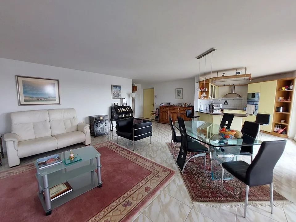 Superbo appartamento di 4,5 locali con balcone e ascensore in un tranquillo quartiere residenziale – foto 6 di 13