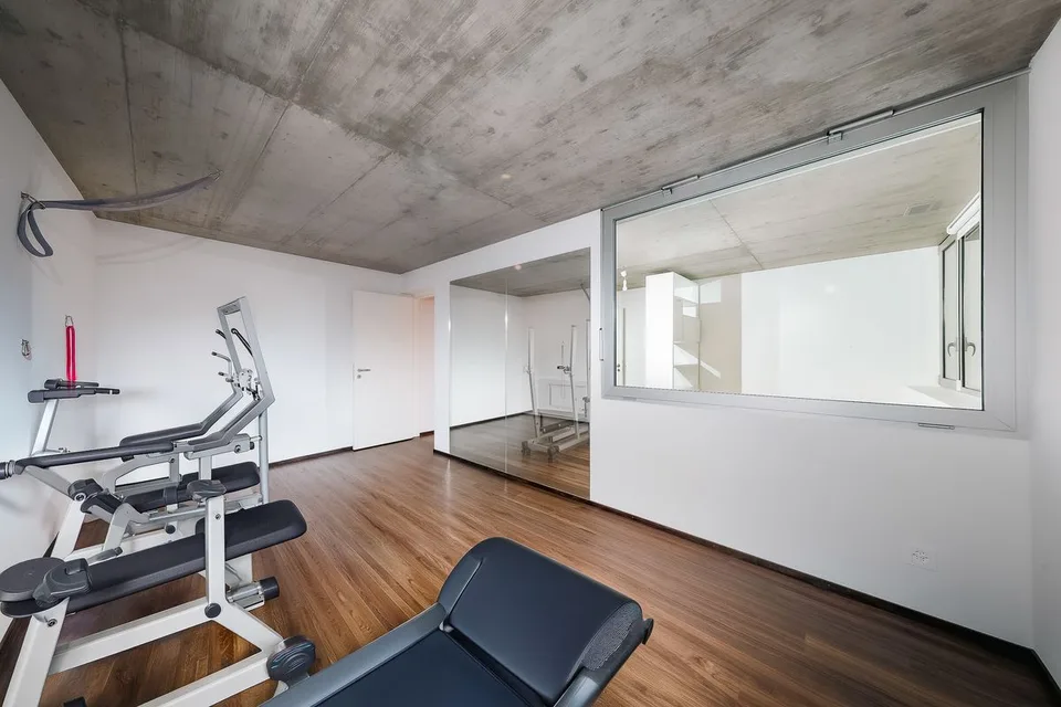 Superbe 5.5-Zimmer-Wohnung mit Panoramablick – Foto 7 von 7