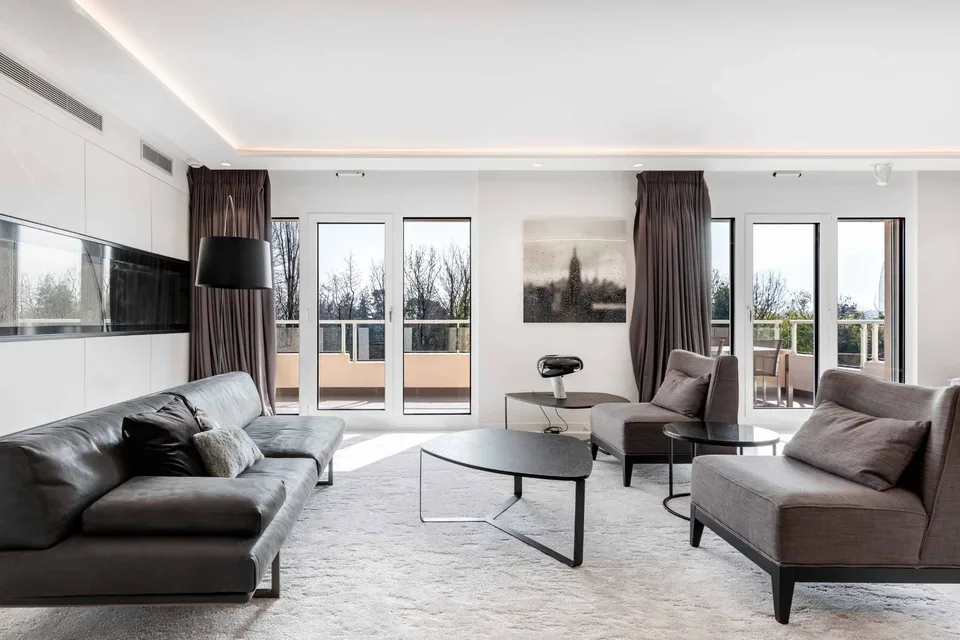 Elegante und luxuriöse Duplexwohnung in Cologny