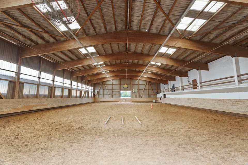Magnifico centro equestre con strutture professionali – foto 6 di 9