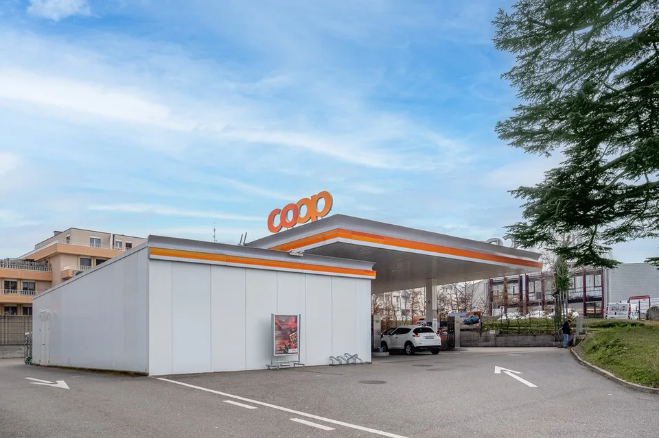 Deux Stations-services Perly-Certoux &amp; Colombier