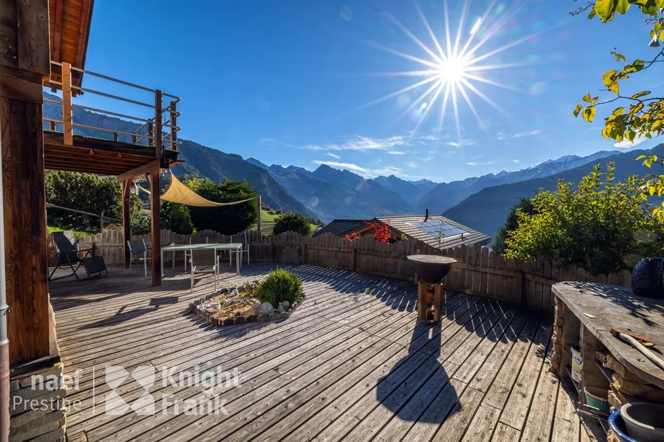 Chalet mit atemberaubendem Blick auf die Gipfel, in Levron.