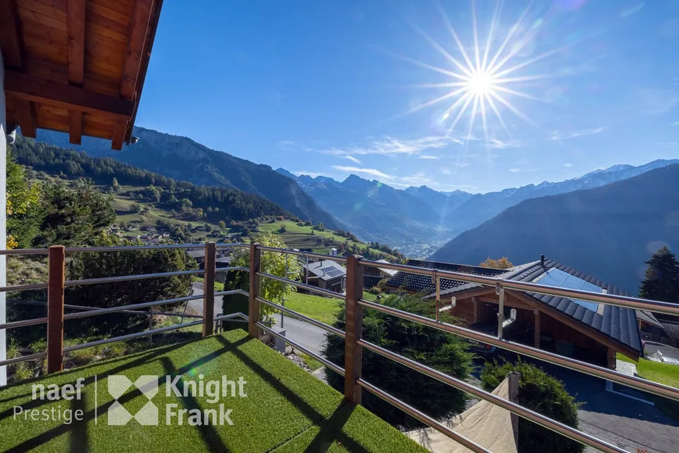 Chalet avec vue imprenable sur les sommets, au Levron. – photo 8 sur 8