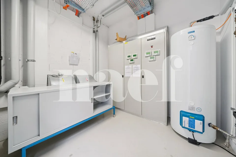 Immeuble industriel , artisanal et administratif – photo 11 sur 13