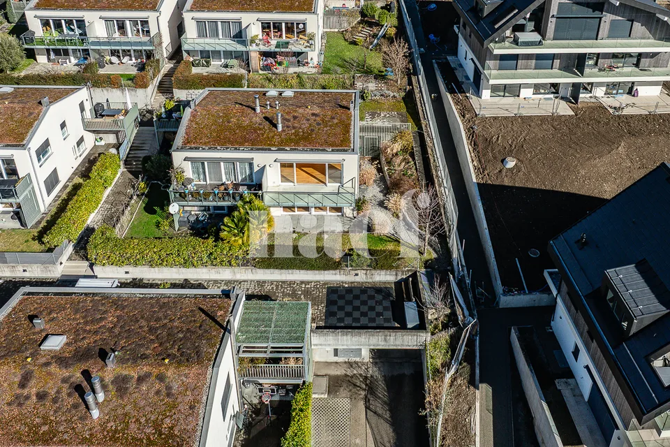 Schönes helles und zeitgenössisches Doppelhaus mit 5,5 Zimmern zum Verkauf in Corseaux