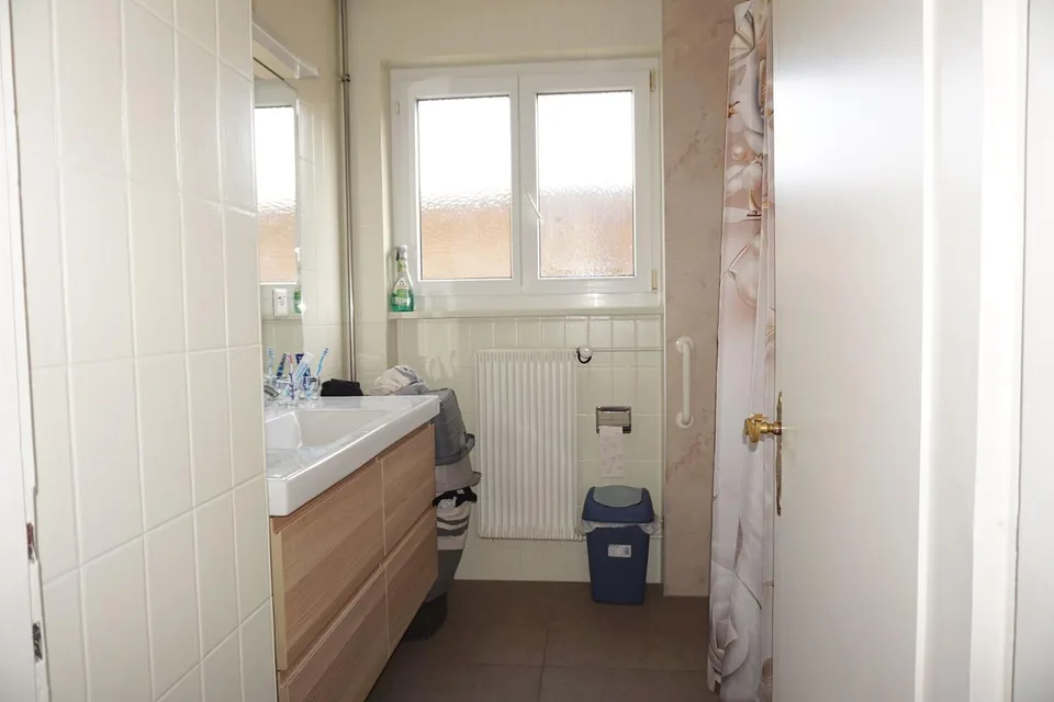 ARI-253 - Immeuble de 3 appartements, 3 garages et 2 places de parking à proximi – photo 6 sur 12
