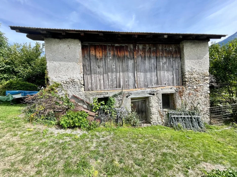 Magnificent, developed building plots with barn