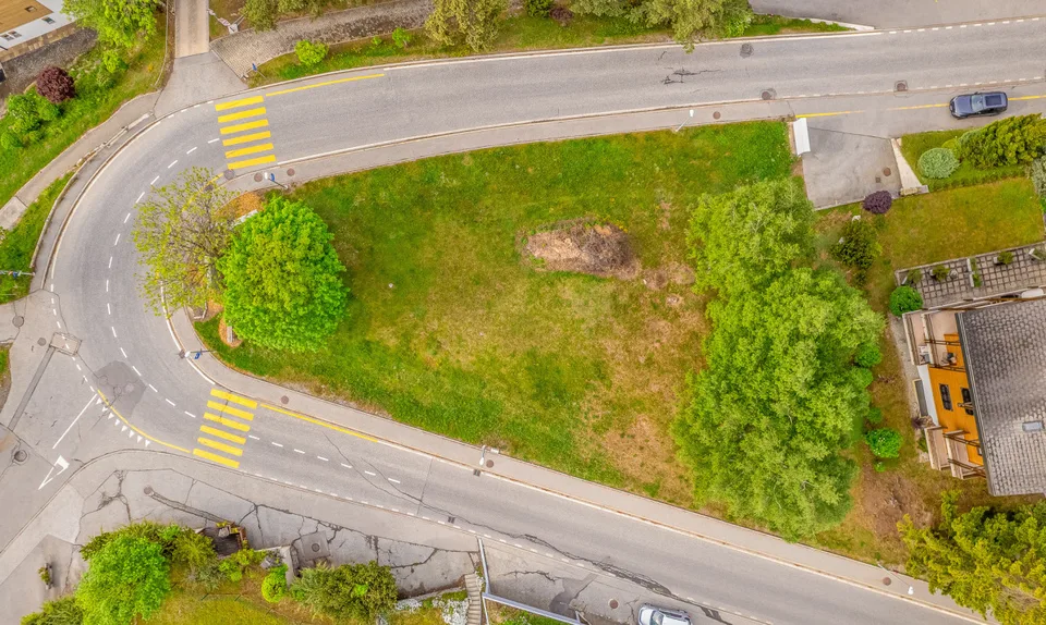 Grundstück im Zentrum von Ovronnaz mit gutem Entwicklungspotenzial