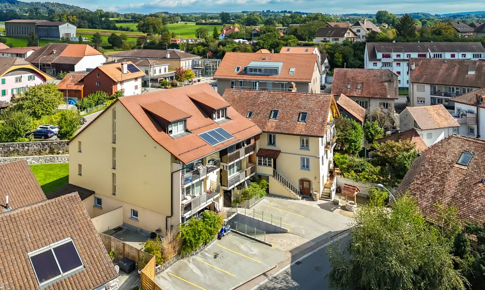 Immeuble de rendement rénové avec 11 appartements et local commercial!