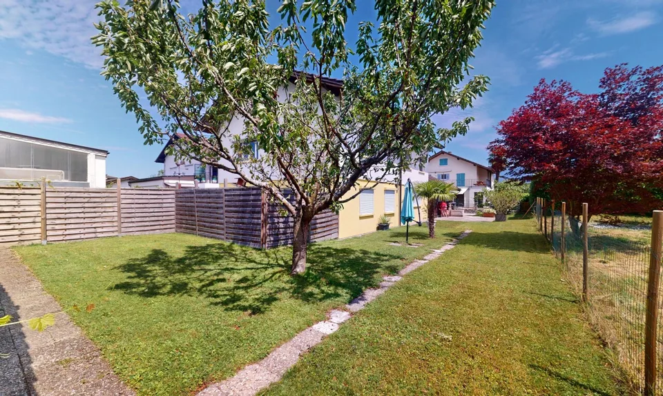 Le Bouveret: Villa de deux appartements en PPE