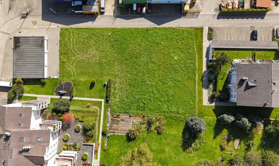 Terrain idéal pour immeuble locatif – permis en force