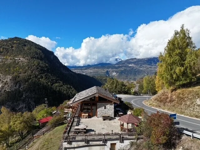 Typisches Restaurant mit Panoramablick und optimaler Sonneneinstrahlung – Foto 24 von 26