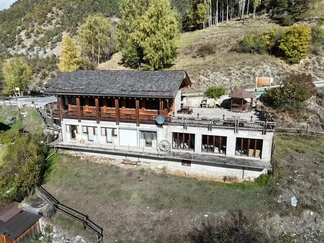 Typisches Restaurant mit Panoramablick und optimaler Besonnung