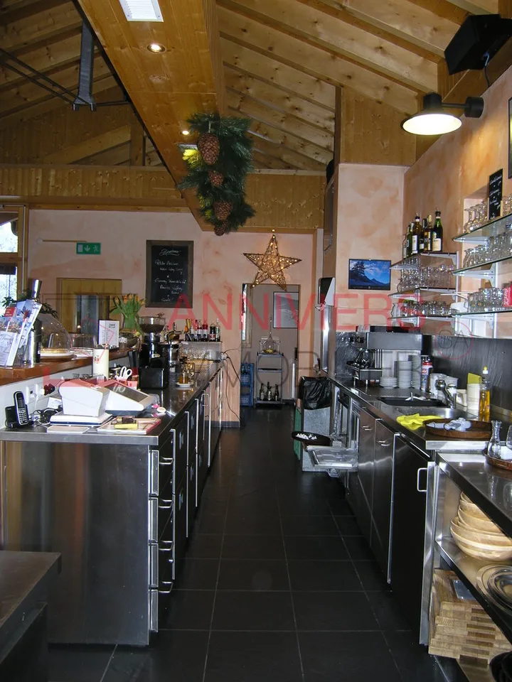 Typisches Restaurant mit Panoramablick und optimaler Sonneneinstrahlung – Foto 11 von 26