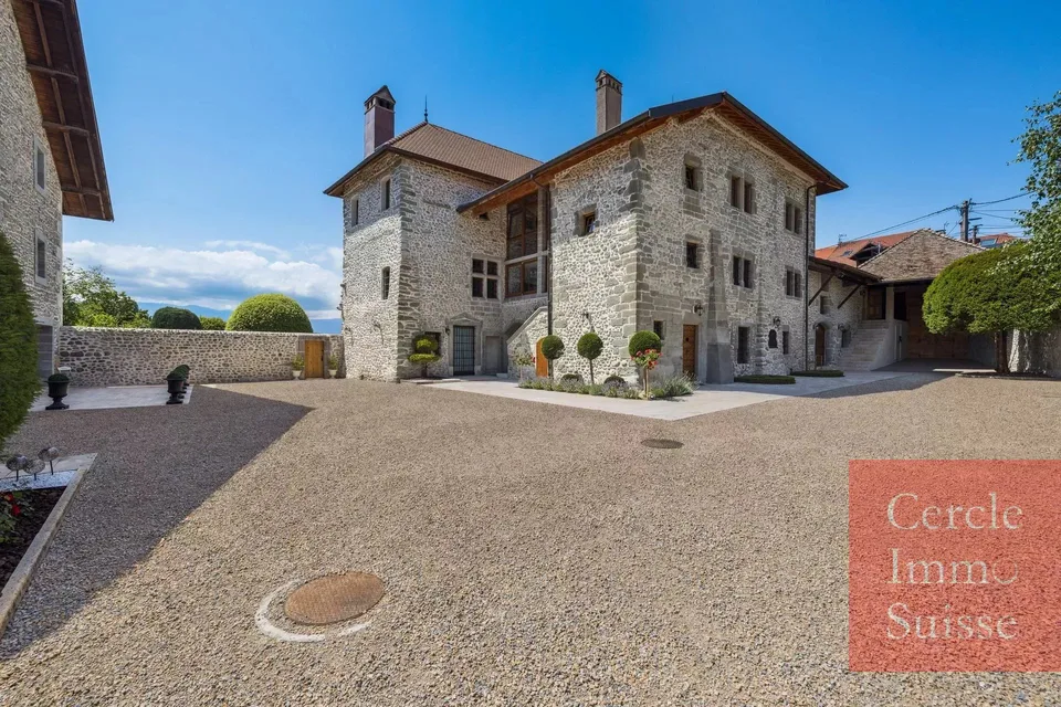 Exceptional 16th Century Château Fully Renovated – Prestige Property