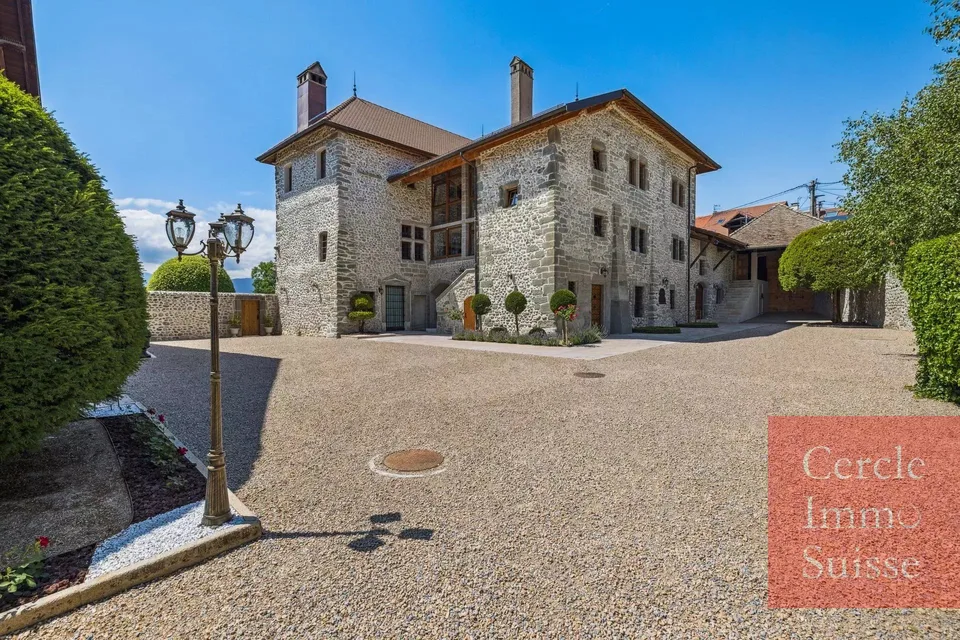 Exceptional 16th Century Château Fully Renovated – Prestige Property