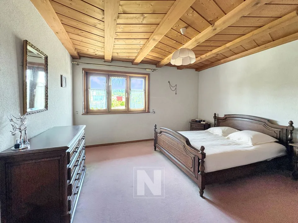 Gebäude zum Verkauf in Avenches - Mit 150m2 Wohnung und großem Lager