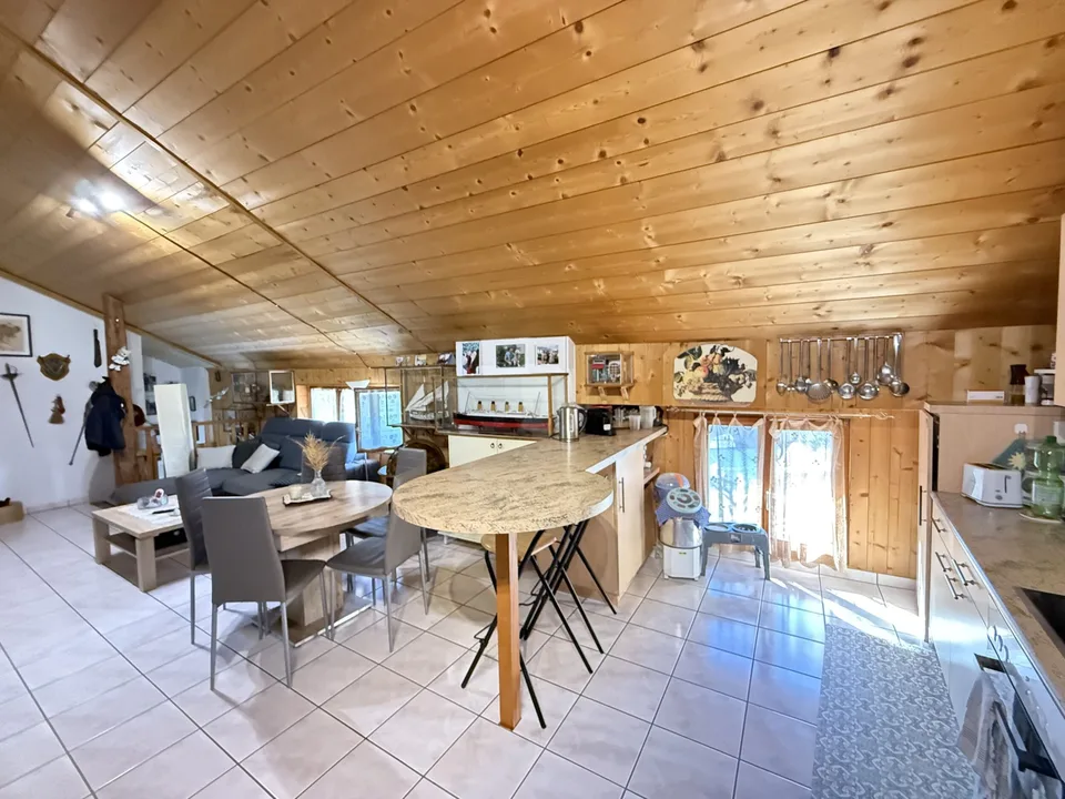 À vendre à Eschert charmante maison de 3 appartements – photo 13 sur 13