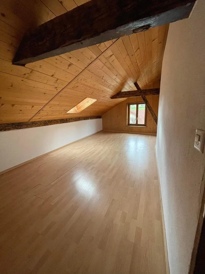 In vendita a Eschert affascinante casa con 3 appartamenti