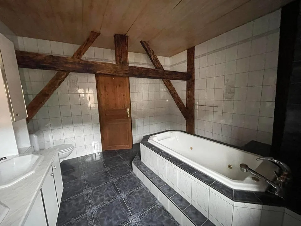 À vendre à Eschert charmante maison de 3 appartements – photo 7 sur 13