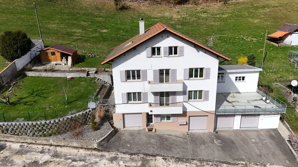 À vendre à Roches (BE) immeuble de 3 appartements avec 4 garages