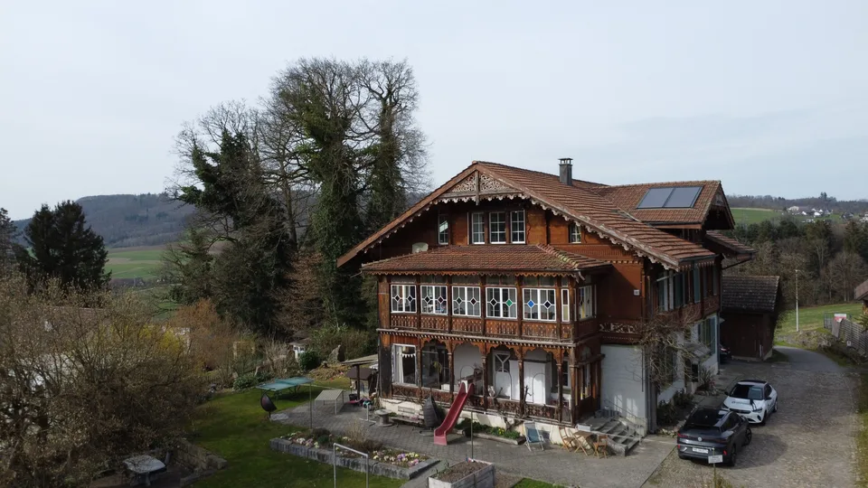 Vollvermietetes MFH mit Potenzial in Safenwil - 3 Einheiten und Bauland!