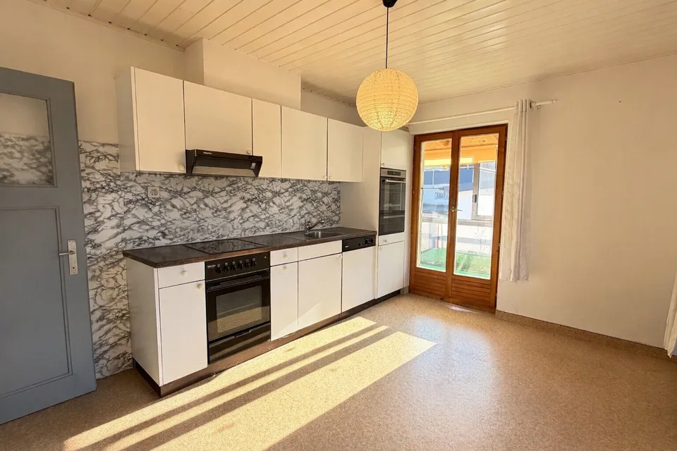 À vendre maison de 5 pièces avec grand jardin arboré à Courtedoux