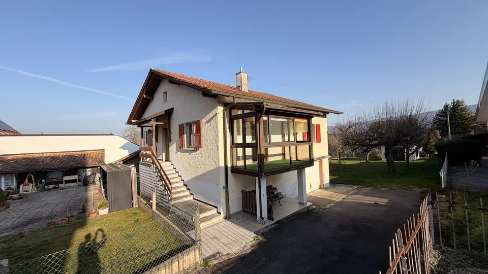À vendre maison de 5 pièces avec grand jardin arboré à Courtedoux