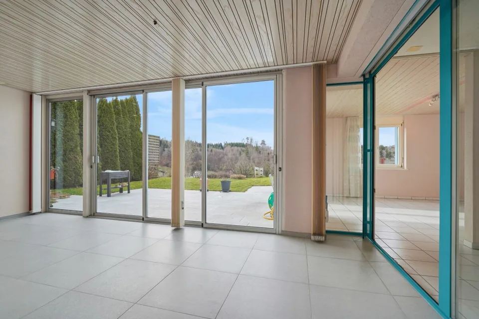 Bright 5.5 Room Single Family House with 4.5 Room Apartment and Far View into the Green in St. Antoni – photo 9 of 13