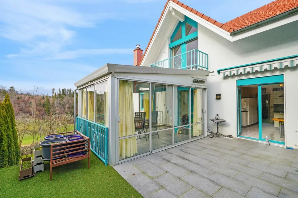 Bright 5.5 Room Single Family House with 4.5 Room Apartment and Far View into the Green in St. Antoni – photo 10 of 13