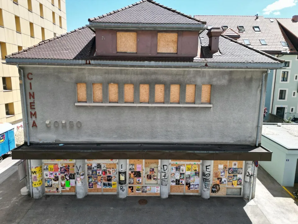 Wohn- und Geschäftshaus