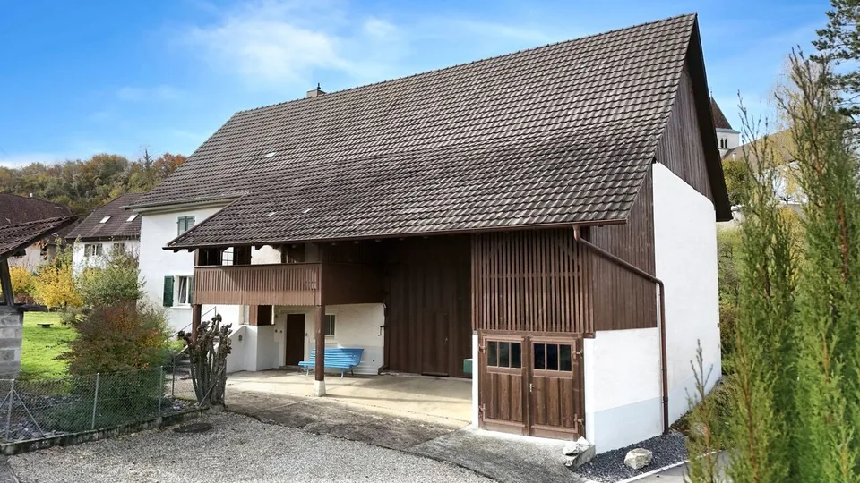 Ferme rénovée de 4.5 pièces à Coeuve en Ajoie avec grand jardin