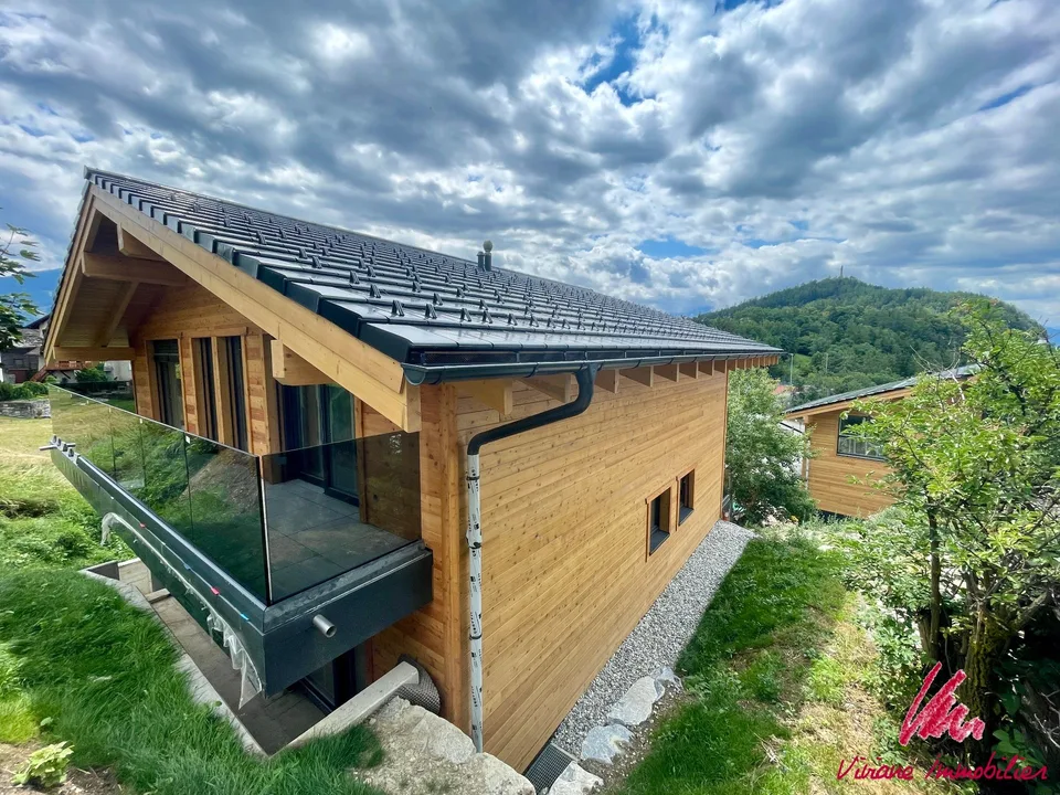 Vue imprenable à quelques pas du centre du village CHALET AVEC JARDIN