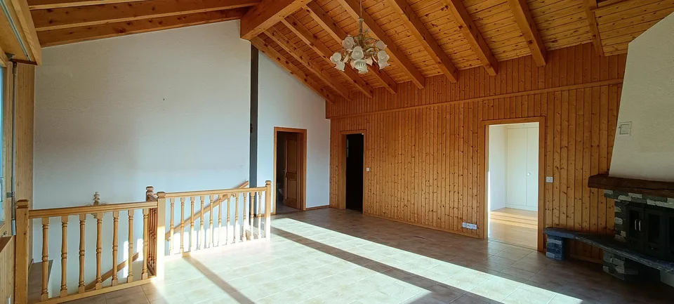 Chalet in un'oasi di pace alle porte di Crans-Montana - 2 appartamenti - Grande potenziale