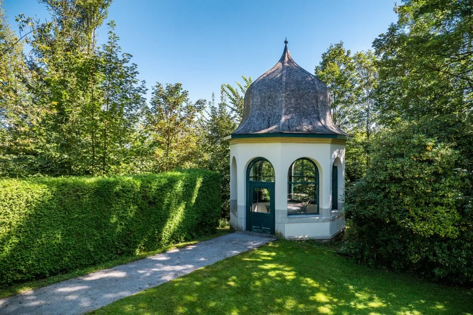 Als Privatresidenz, Kanzlei oder Klinik: Jugendstil-Stadtvilla mit grossem Park und Seesicht – Foto 9 von 13