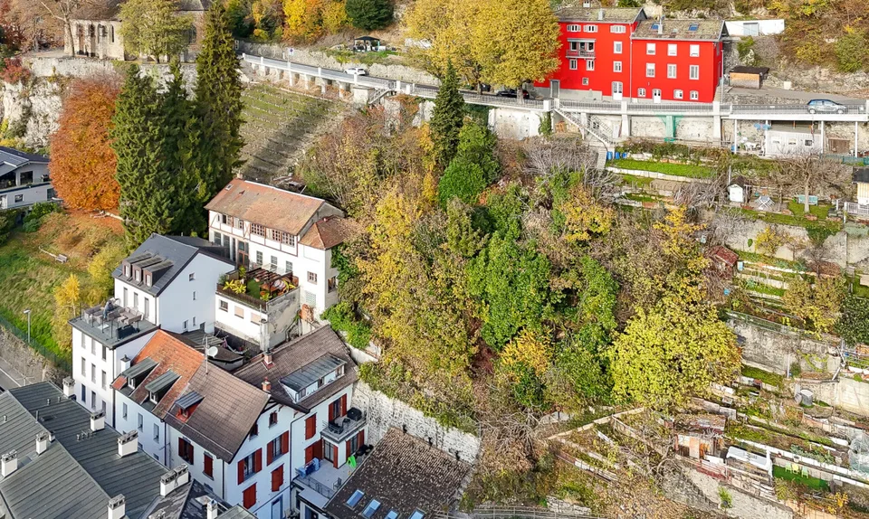 Exklusiv: Baugrundstücke - Sanierung erforderlich