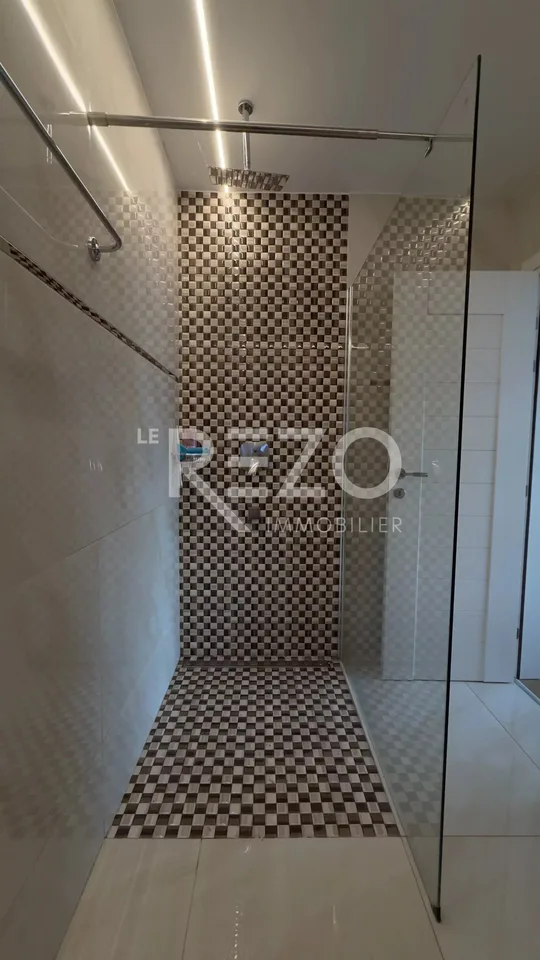 Außergewöhnliche Villa in Chalais mit Renditepotenzial – Foto 13 von 13