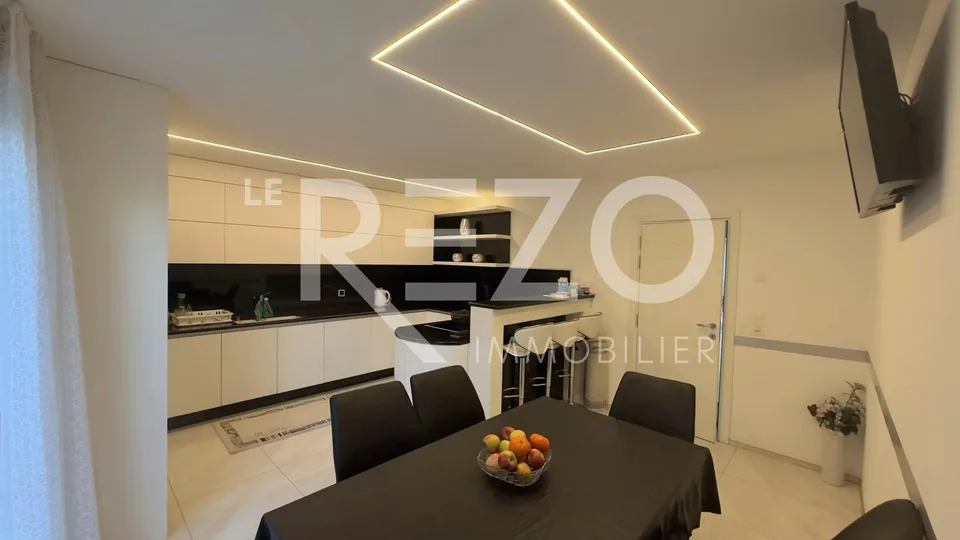 Außergewöhnliche Villa in Chalais mit Renditepotenzial – Foto 10 von 13