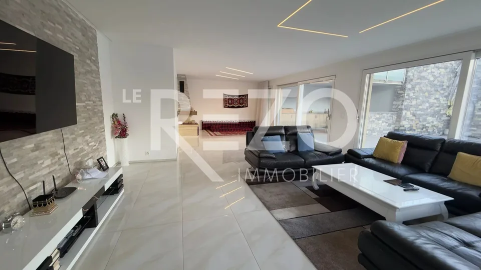 Außergewöhnliche Villa in Chalais mit Renditepotenzial – Foto 9 von 13