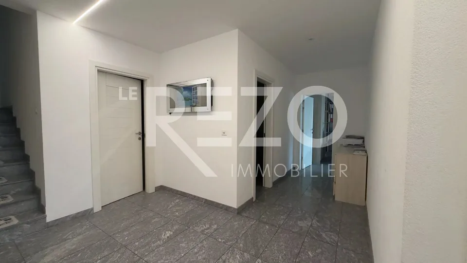 Außergewöhnliche Villa in Chalais mit Renditepotenzial – Foto 7 von 13