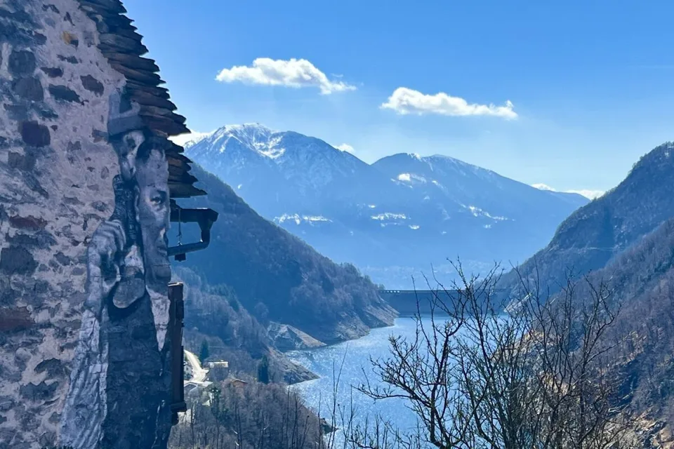 Charmantes Rustico mit grossem Grundstück und schöner Seesicht