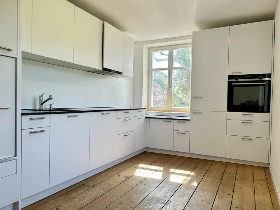 Zweifamilienhaus mit Scheune und Umschwung – Foto 9 von 13