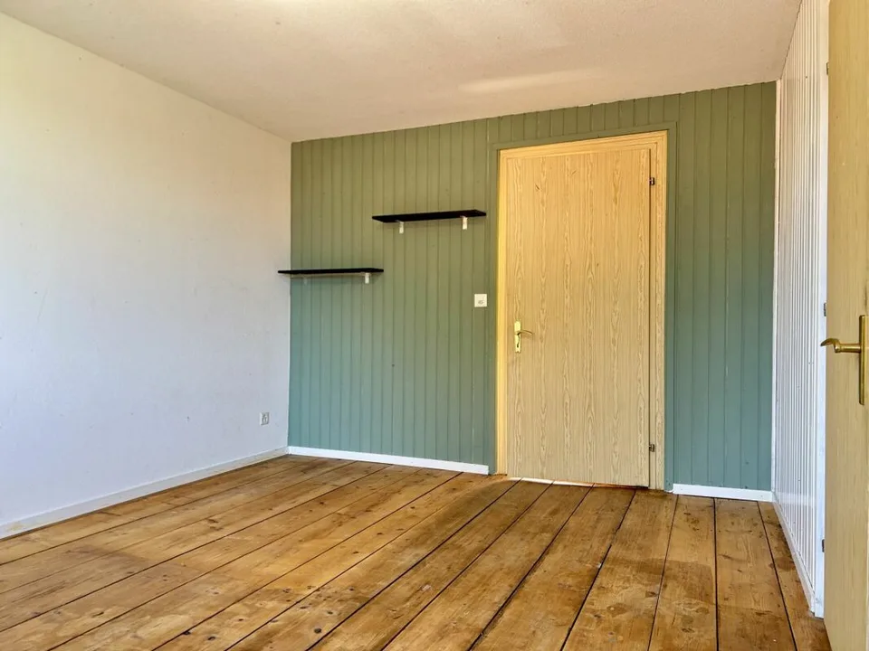 Zweifamilienhaus mit Scheune und Umschwung – Foto 11 von 13