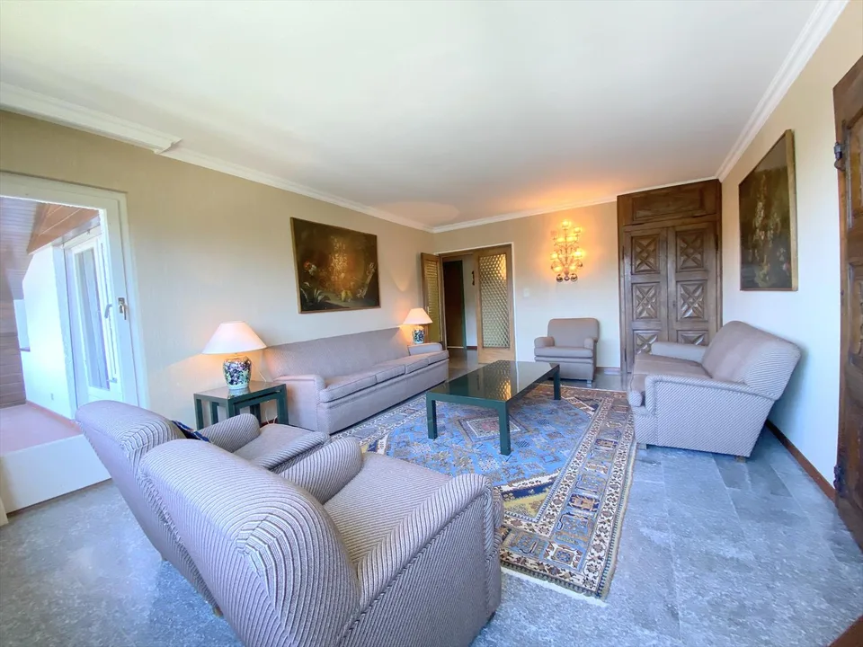 Dachgeschoss 3.5 Zimmer