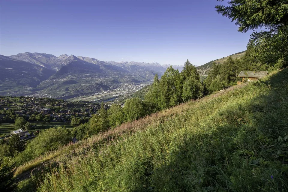 Two building plots, free of mandate with access to the Bisse – photo 7 of 12
