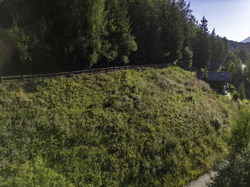 Two building plots, free of mandate with access to the Bisse – photo 10 of 12