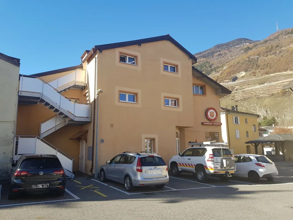 A Vendre Appartement 4,5 Pièces
&amp; Local commercial
A Discuter
Martigny