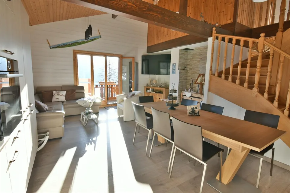 Magnifico duplex di 6,5 locali ristrutturato, molto ben situato a Mayens-de-Chamoson