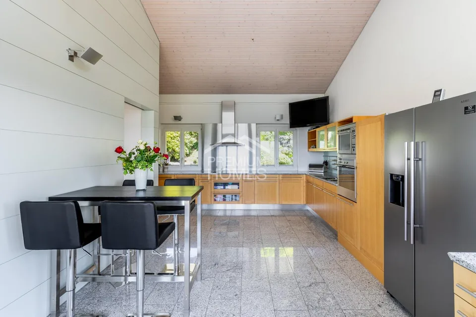 Unique villa with a view of Lake Sempach and the Central Swiss Alps – photo 6 of 13