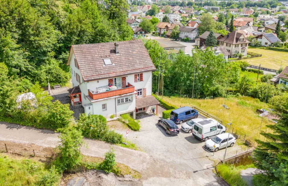 3-Familien-Wohnhaus mit bewilligtem Bauprojekt für 3 zusätzliche Wohnungen